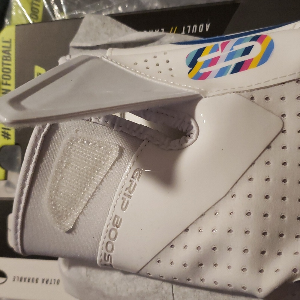 Mens Football Gloves - Picture 2 of 15